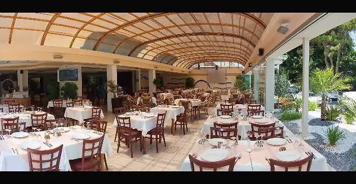 Blue Eyes 3* إكْسِيا