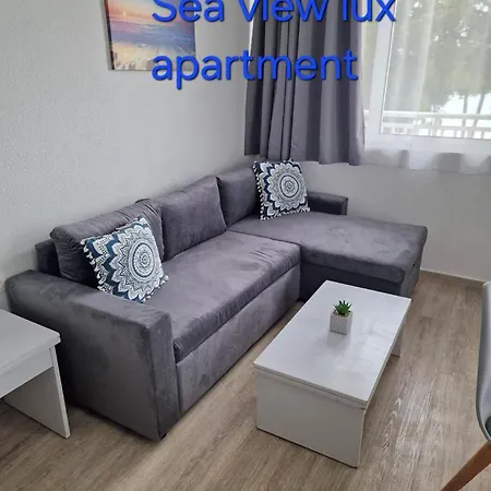 Blue Eyes Apartmanhotel 3*